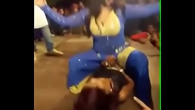 तुम  सुसुक सुसुक के रोई थी