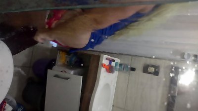 little cousin comes in my tub